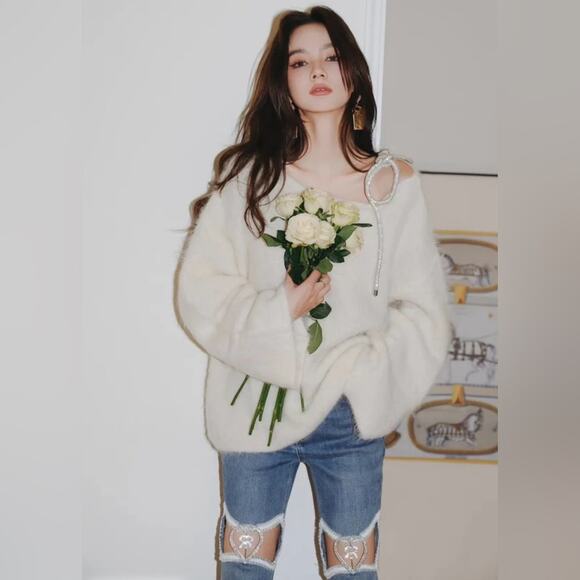 ROCHA ROMA Straight Neck Rhinestone Bow Off-The-Shoulder Alpaca Sweater Cream - Picture 5 of 15